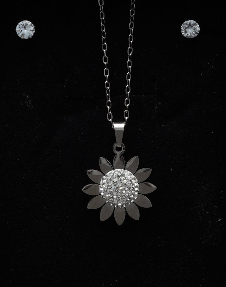 Daily Wear Silver Flower Locket Set