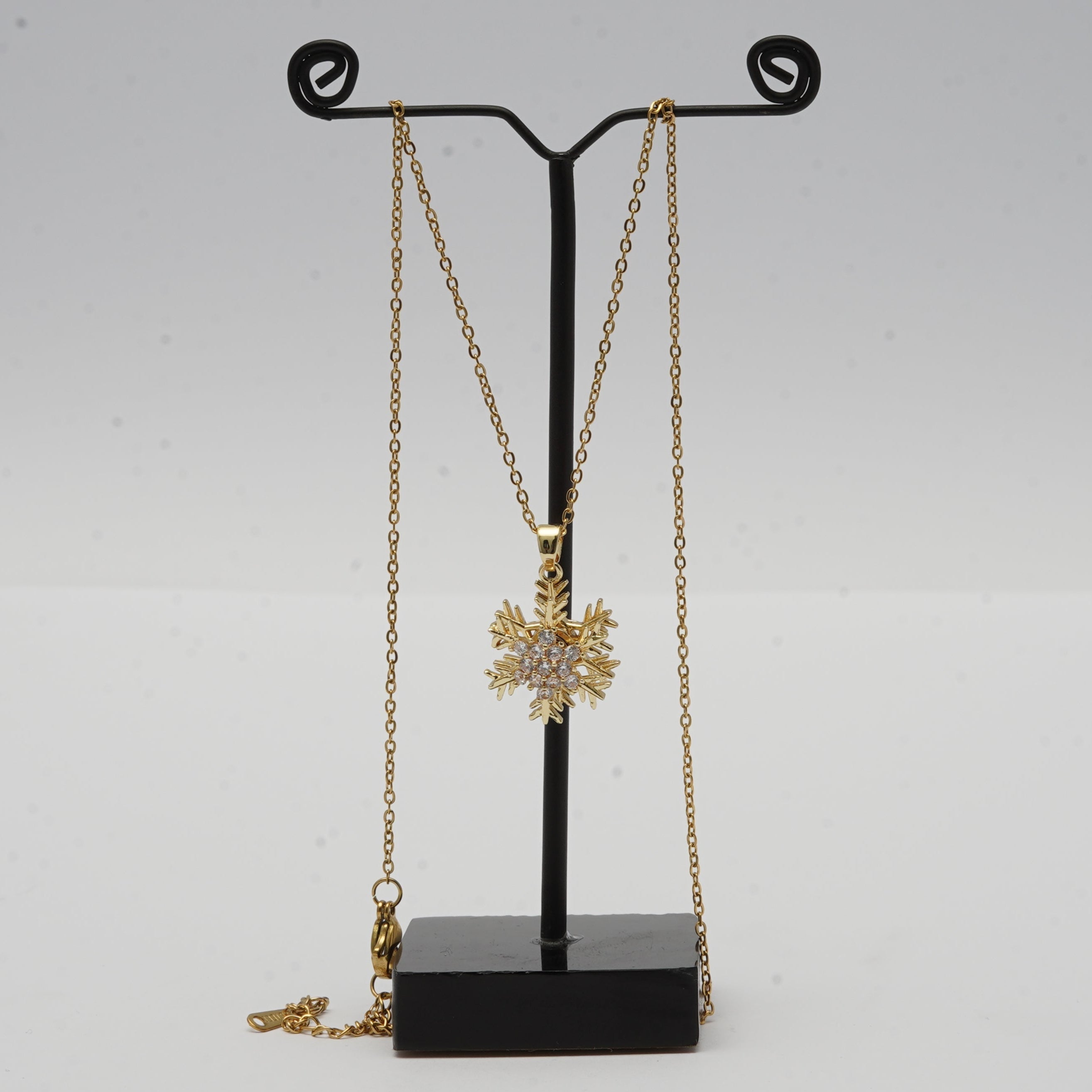 Luxury Golden Snowflake Locket