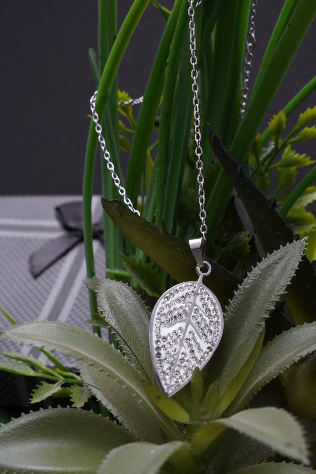 Leaf Shape Locket & Earrings Set